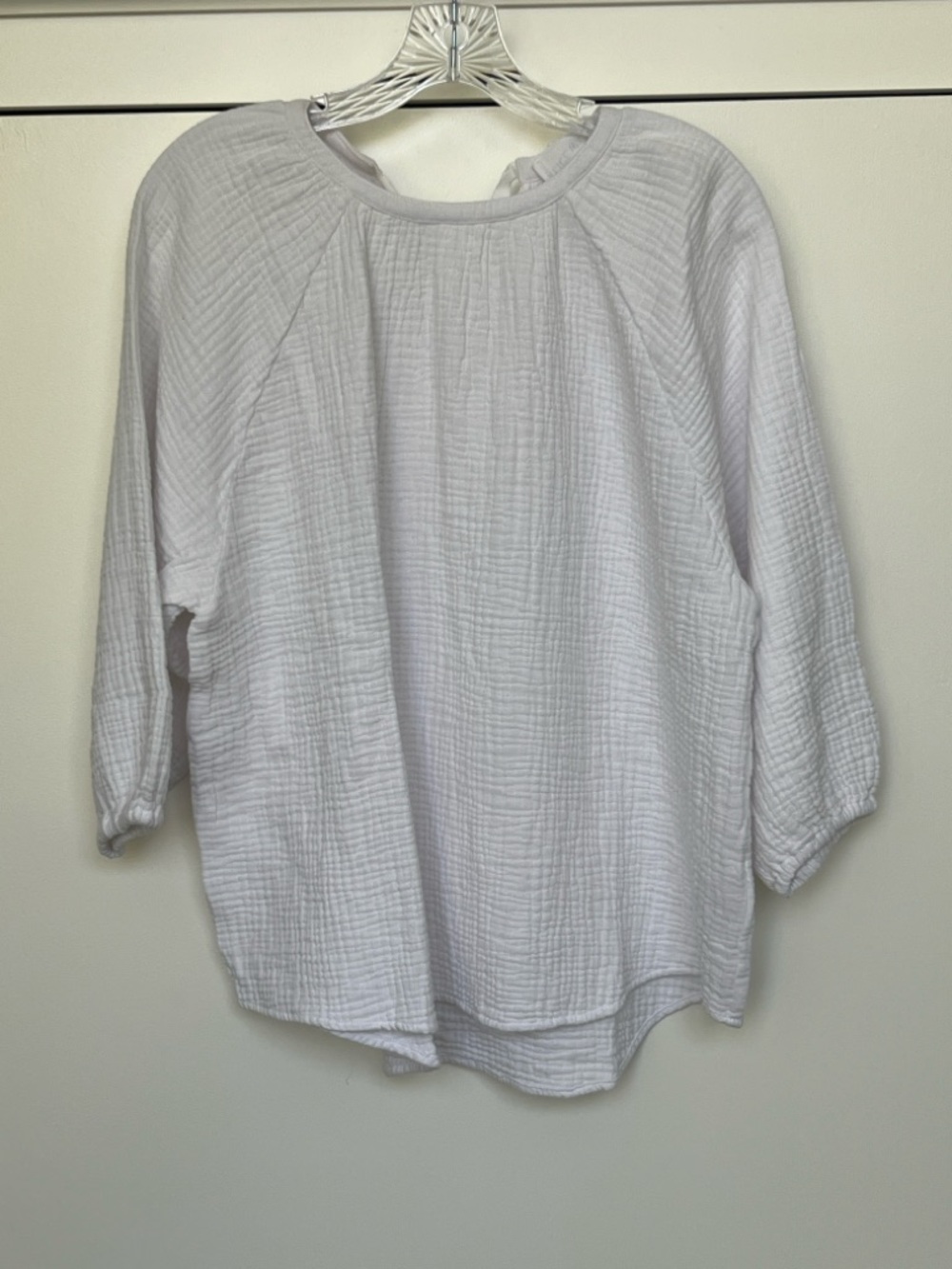 Alice Walk Lightweight White Gauze Women's Top - Casual Comfort